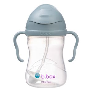 Botella B.box Ocean con popote y ergonomía, ideal para niños.
