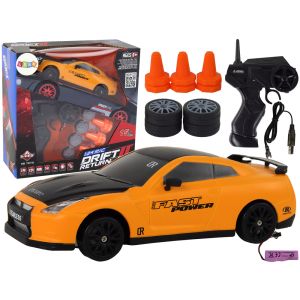 Coche Deportivo Teledirigido R/C 1:24 Amarillo con Ruedas Intercambiables