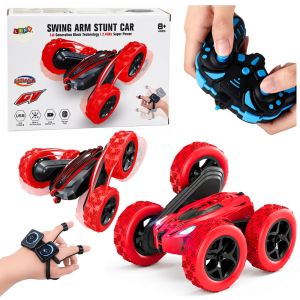 Coche stunt RC en color rojo mostrando su diseño dinámico.