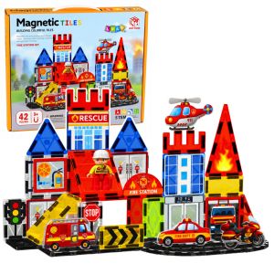 Bloques de construcción magnéticos de Lean toys en la estación de bomberos