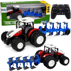 Tractor agrícola control remoto con plow en detalle