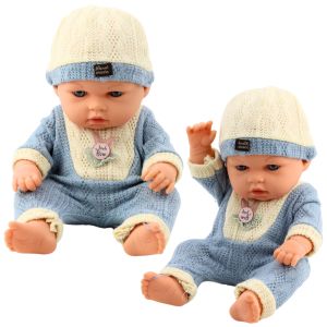 Muñeca de bebé en conjunto de lana con gorro