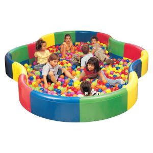 Piscina de bolas con forma de 8 , para 1800 bolas