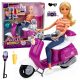 Muñeca Anlily viajera con patinete y accesorios - primer plano del producto