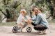 Bicicleta Kinderfeets Tiny Tot Plus en color salvia, para niños de 18 meses a 4 años.