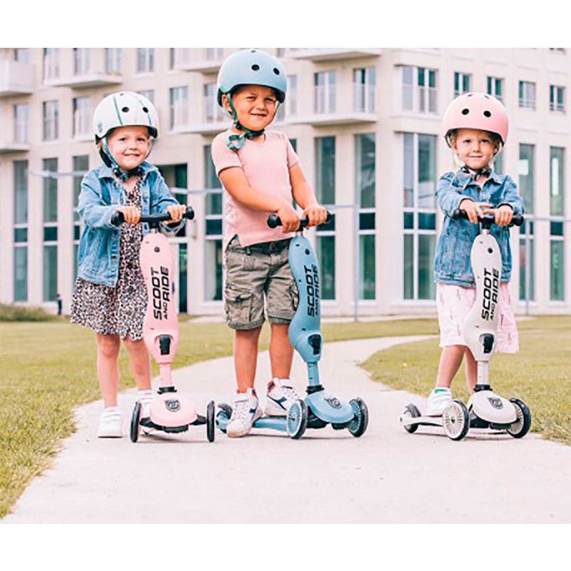 Casco infantil Scoot and Ride talla S con luz LED, ajuste personalizado y certificado de seguridad para niños.