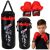 Saco de boxeo infantil con guantes Muay Thai en primer plano