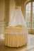 Cuna moisés de mimbre con dosel color melocotón Little Princess – vista frontal