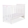Cuna de Madera Lorenzo III 120x60 cm Blanca y Rosa – Con Teething Rail, Barrotes Extraíbles y 3 Alturas