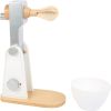 Amasadora manual de madera para cocina infantil - imagen 4