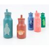 Botella infantil de acero Trixie, en color vibrante, ideal para mantener las bebidas frías o calientes en cualquier lugar.