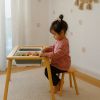 Mesa Sensorial Educativa de Madera XL para Niños + Silla – Mesa Montessori para Arena, Agua y Creatividad - imagen 13