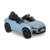Audi A5L en el jardín, perfecto para los paseos de los pequeños