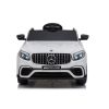 Coche eléctrico Mercedes QLS-5688 en uso en el parque
