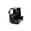 Coche eléctrico Scania 500R en uso, ideal para aventuras al aire libre.
