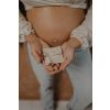 Llamador de Ángeles Proudmama Verde Sage – Joya para Embarazadas - imagen 7