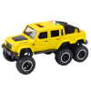 Vista lateral del coche off-road en plástico amarillo brillante.