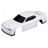 Coche Drift RC 4WD en un circuito de maniobras con conos incluidos.