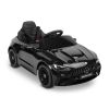 Coche Mercedes-Benz Toyz en uso en el parque, perfecto para los pequeños conductores.