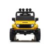 Jeep Rubicon en uso en el jardín, ideal para aventuras al aire libre.