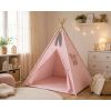 Teepee de My Sweet Baby en uso en el jardín para jugar y relajarse.