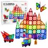 Bloques magnéticos de construcción 3D de Lean toys en coloridos paneles.