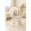 Carrito de muñecas My Sweet Baby de mimbre con ropa gris - imagen 2
