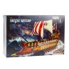 Modelo terminado del barco romano antiguo expuesto como pieza decorativa