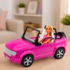 Muñeca Anlily en el coche convertible jugando con gafas y auriculares