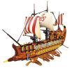 Detalle de los remos, mástiles y velas del barco romano de construcción
