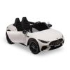 Coche eléctrico Mercedes SL63 Toyz en el jardín, ideal para jugar