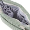 Bolso organizador para carrito de bebé Zico Verde en uso práctico.