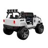 Coche WXE-1688 en el jardín, ideal para paseos al aire libre.