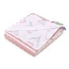 Manta Minky de Sensillo en color rosa suave, perfecta para arropar al bebé.