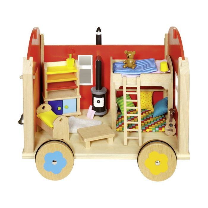 Caravana con accesorios de madera, de Goki