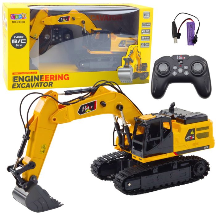 Excavadora crawler control remoto con brazo funcionando