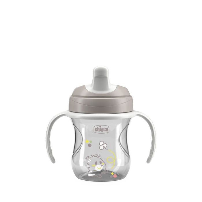 Taza antigotera Chicco con pico duro y diseño ergonómico.