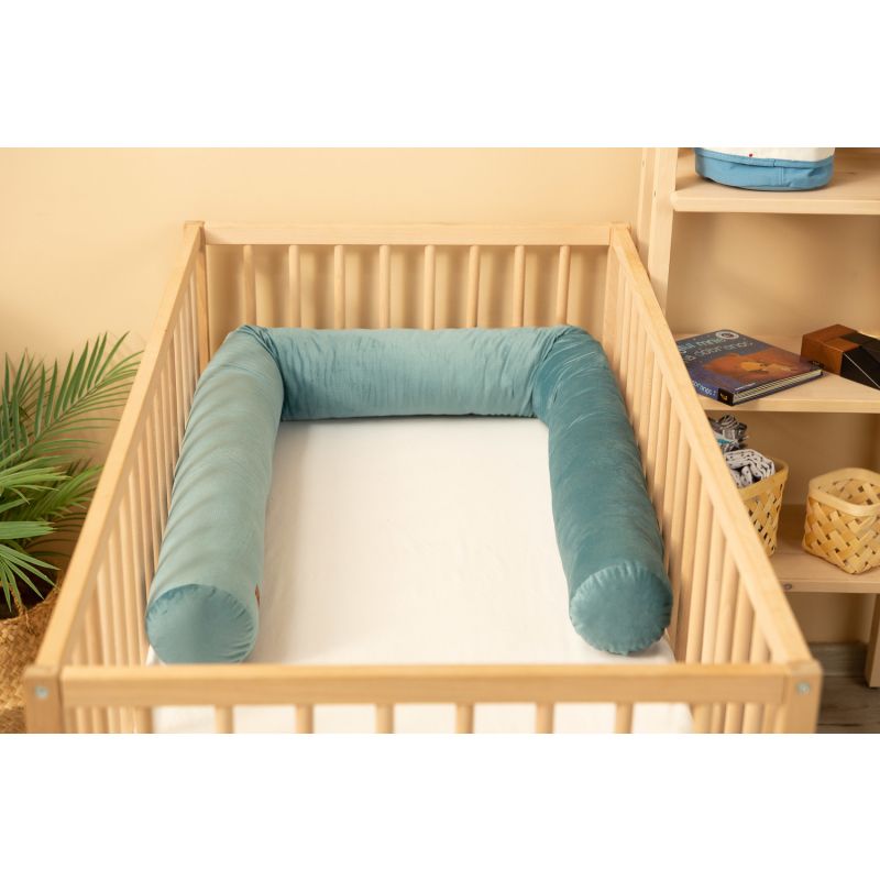Protector en Rulo para Cuna – 200 cm – Tejido Aterciopelado y Relleno Antialérgico
