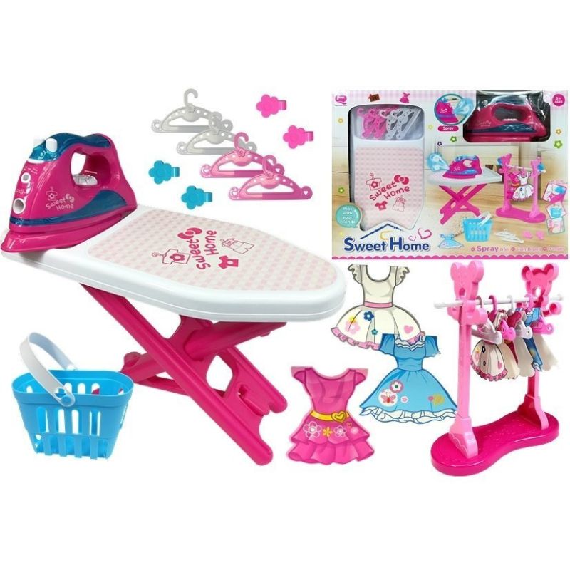 Set de Plancha Rosa con Tabla y Perchas para Niñas