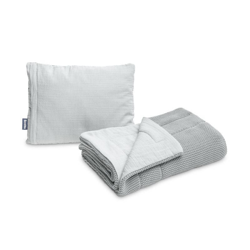 Conjunto de Cuna, Manta + Almohada Gris Tejido con Muselina: Comodidad y Elegancia para Tu Bebé