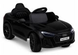 Audi A5L HL788 en negro con luces encendidas.