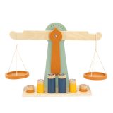 Balanza de madera con 6 pesas Trixie - Juguete educativo