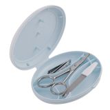 Set de manicura Fabulous de Bébé-Jou en azul celeste, ideal para el cuidado de uñas del bebé pequeño.