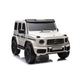 Detalle de la parrilla frontal y las puertas abatibles del Mercedes G63 XXL blanco