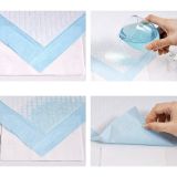 Este set incluye 100 empapadores desechables de 60x40cm y 30 bolsas para excrementos de perros. Perfecto para el adiestramiento de cachorros, cuidado de perros mayores o enfermos
