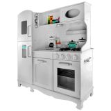 cocinita blanca de madera