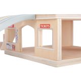 Estación de Trenes de Madera con Accesorios - 31 piezas