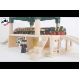 small foot world - Bahnhof mit Zubehör / Train Station with Accessories