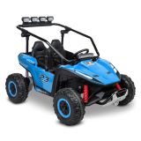 Coche infantil Toyz Reptil Azul en acción en el jardín