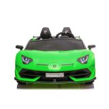 Interior del Lamborghini Aventador SX2028 con asiento de eco-cuero y panel de música.